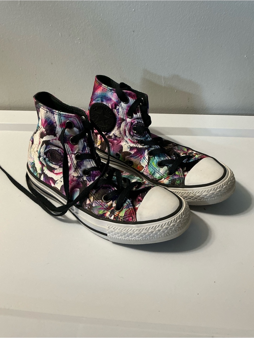 Converse High Top Sneakers in Black with Multicolor Floral Print size 7